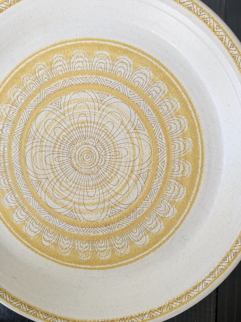 4 Vintage Franciscan Yellow and Cream Stoneware Dinner Plates - Picture 2 of 5
